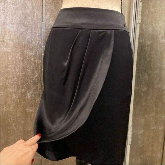 Chanel 100%  tulip skirt, US4 - Picture 1 of 10